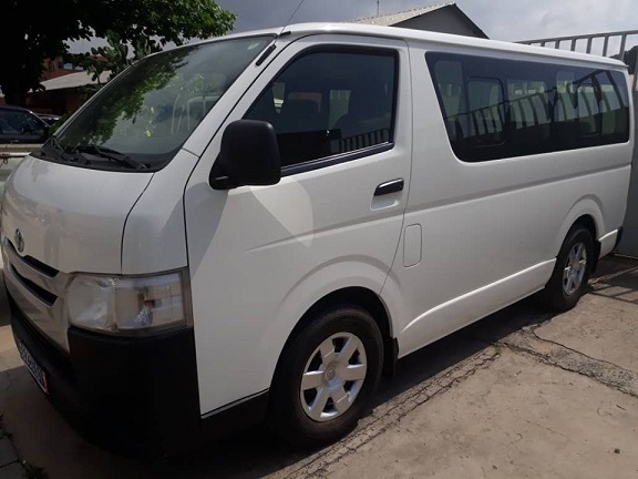 Toyota Hiace /15 Places Climatisé