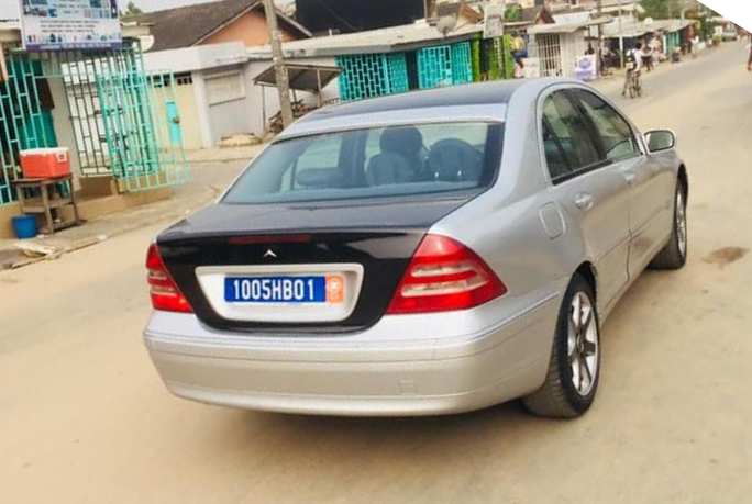 MERCEDES C200 — photo 2