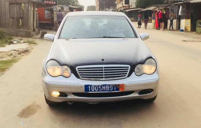MERCEDES C200 — photo 3