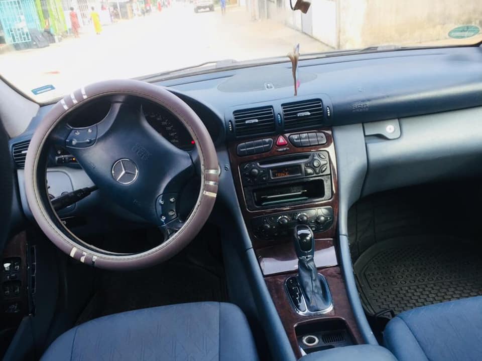 MERCEDES C200 — photo 5