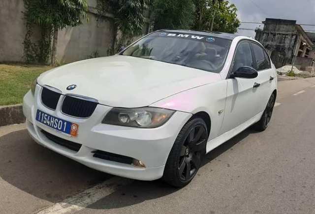 BMW E90 — photo 2