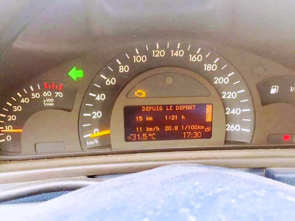 MERCEDES C200 — photo 7