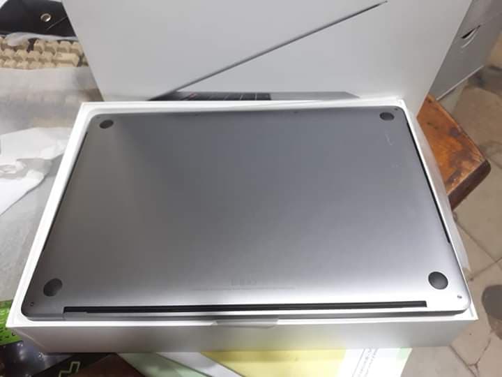 MACBOOK RETINA TOUCHBAR I7 — photo 4