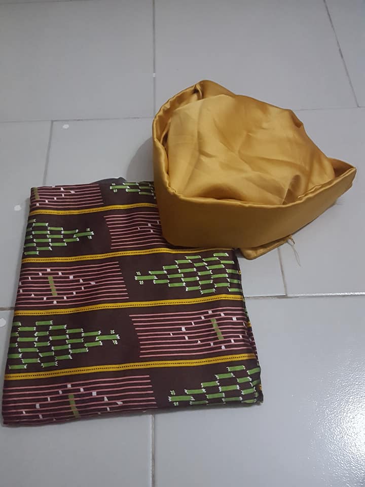 Duos Soie Accompagné De Foulards En Chapeaux — photo 4
