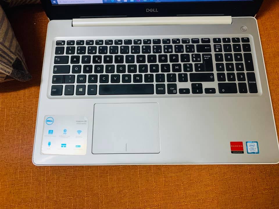 DELL INSPIRON 15 Series 5000 Core I7 — photo 4