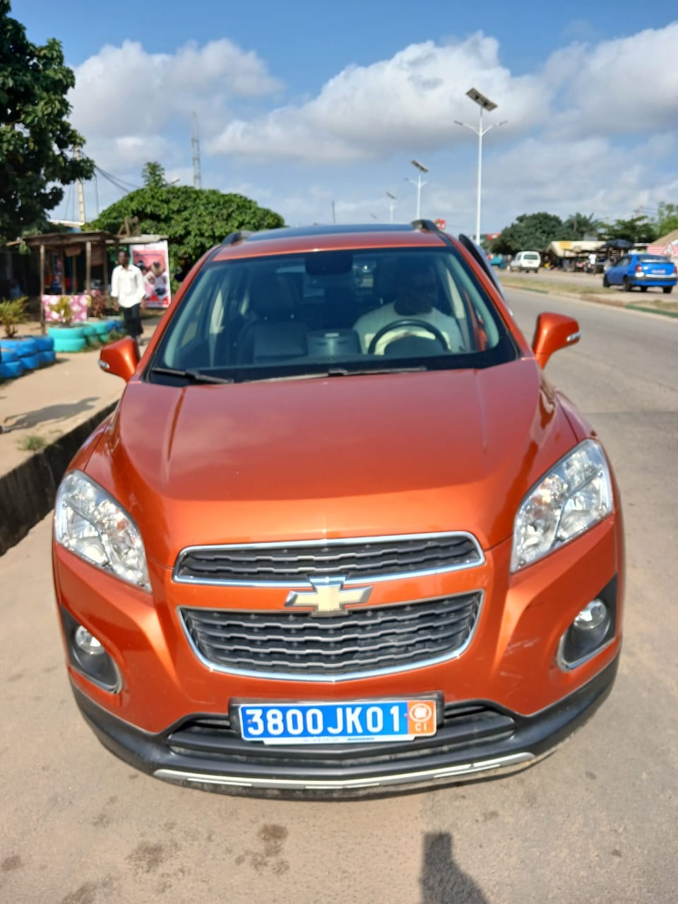 CHEVROLET TRAX — photo 2