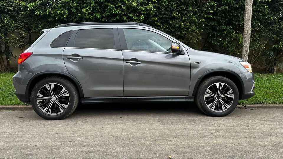 MITSUBISHI RVR AWD — photo 2