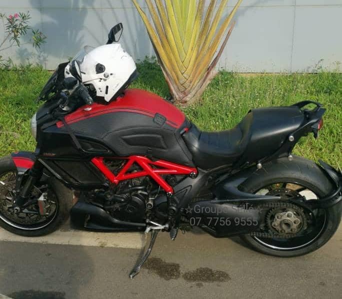 Moto ducatimonster — photo 2