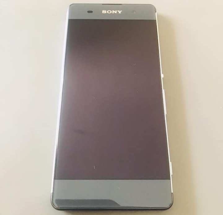 Sony Xperia XA — photo 3