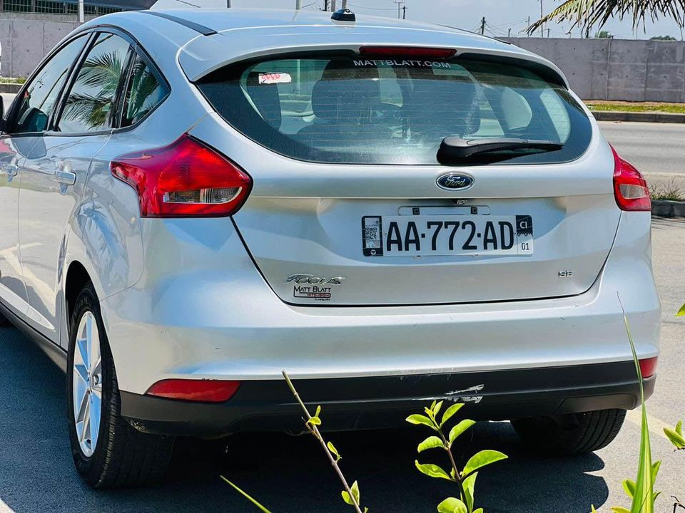 FORD FOCUS 2018 — photo 3