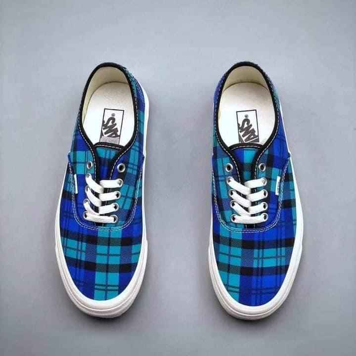 VANS — photo 3