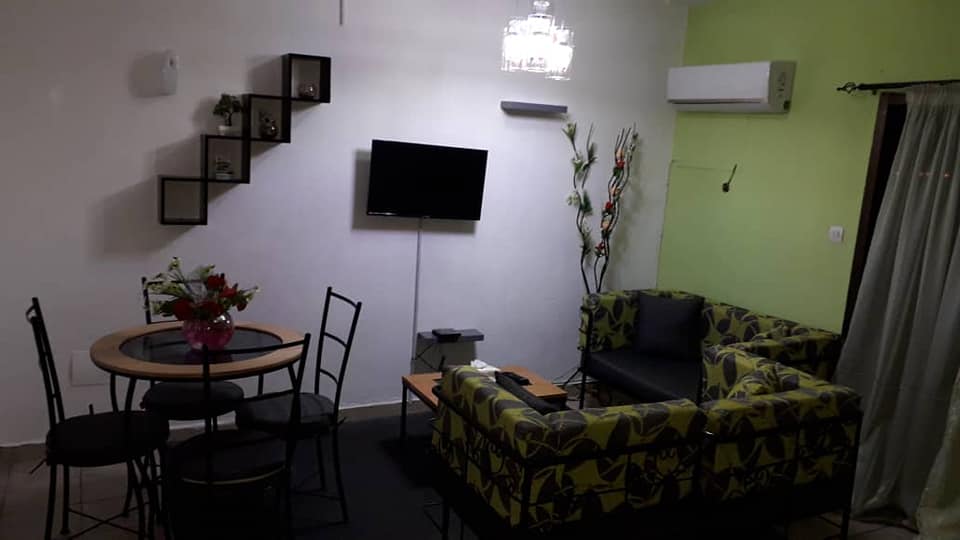 STUDIOS MEUBLÉS ET ÉQUIPÉ À LOUER