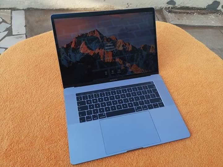MACBOOK PRO TOUCH BAR CORE I7 Année 2017