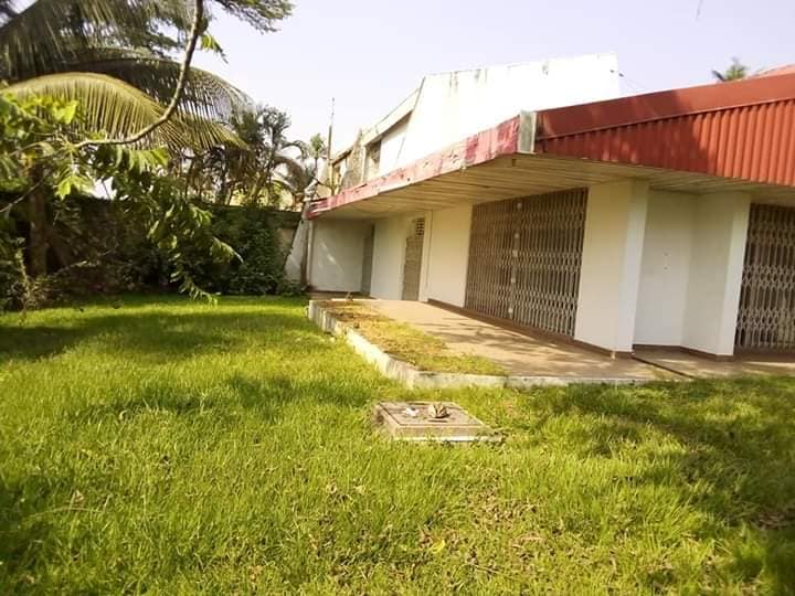 Villa duplex de 05 pièces