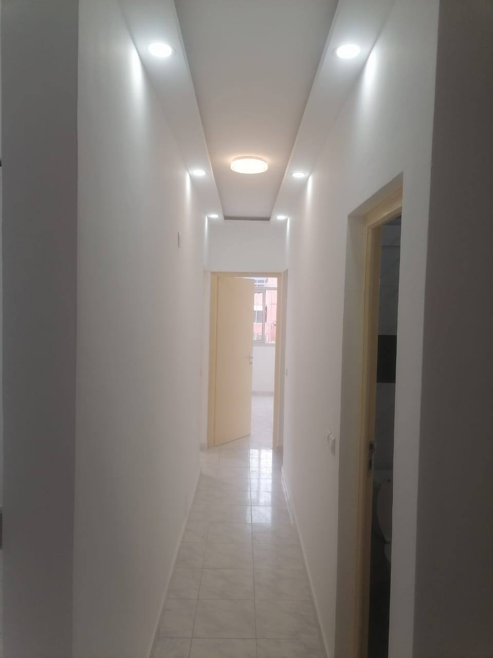Appartement 4 pieces sis au deuxième étage de l’immeuble KINKINE à proximité de la pharmacie les Elias — photo 7