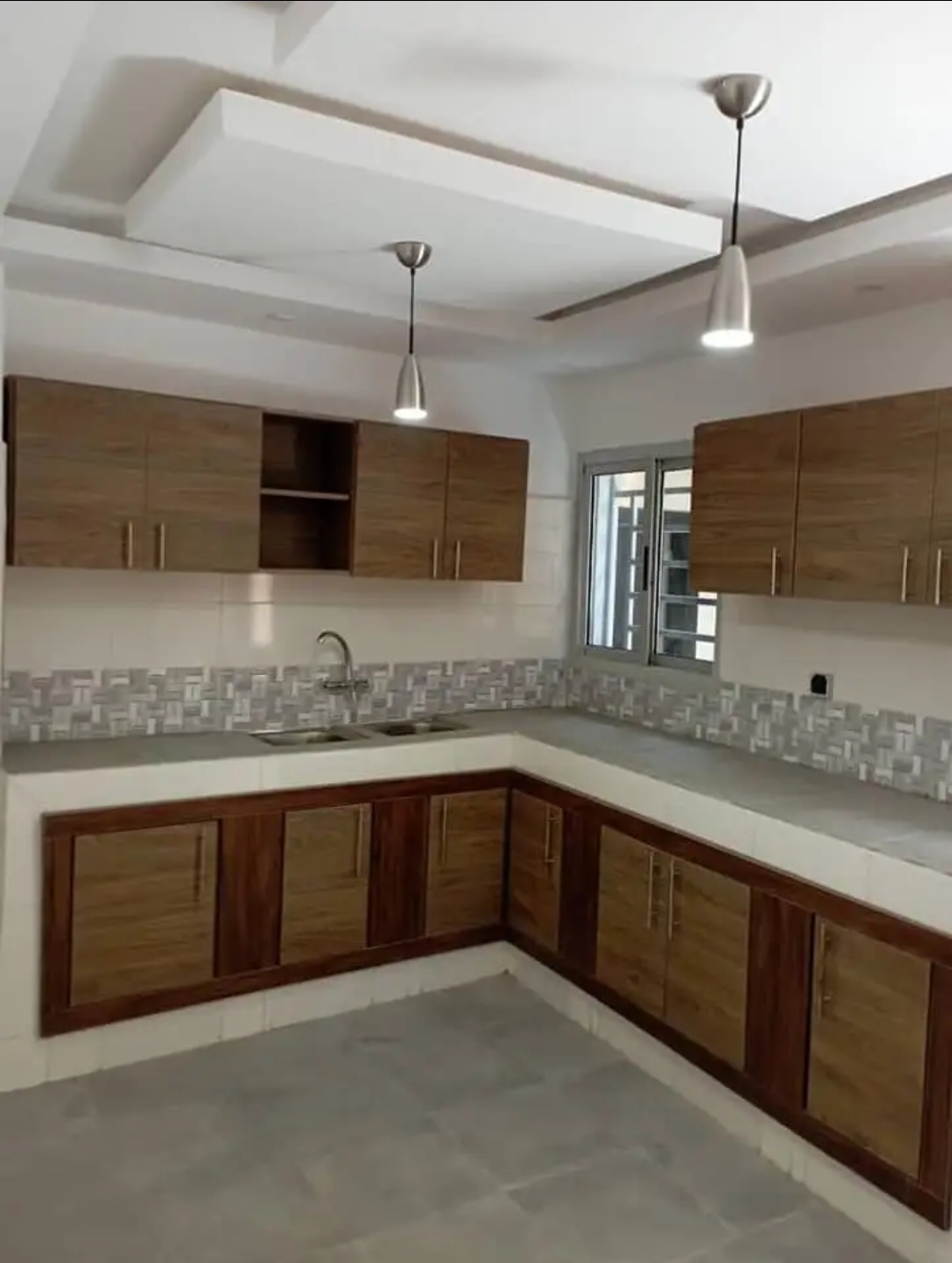 A vendre Bingerville feh kesse 2 nouveaux duplex de 6 pièces neuf