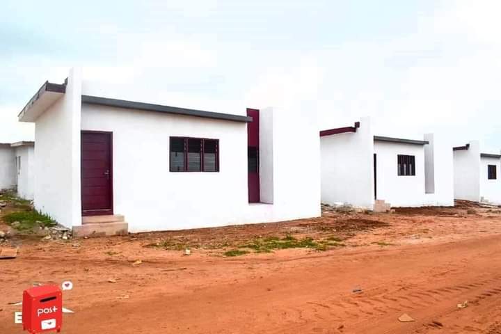 Une villa de 4PIECES à vendre situé à Bingerville à proximité de palais de justice — photo 2