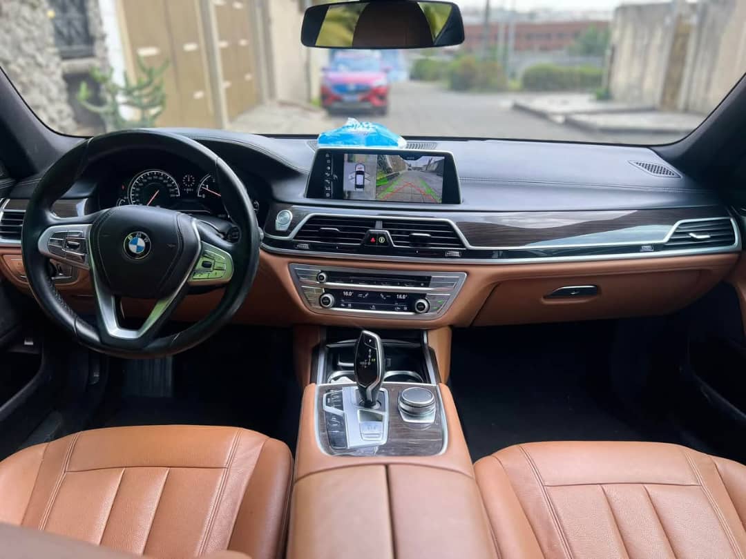 Bmw série 7 Li 2018 — photo 3