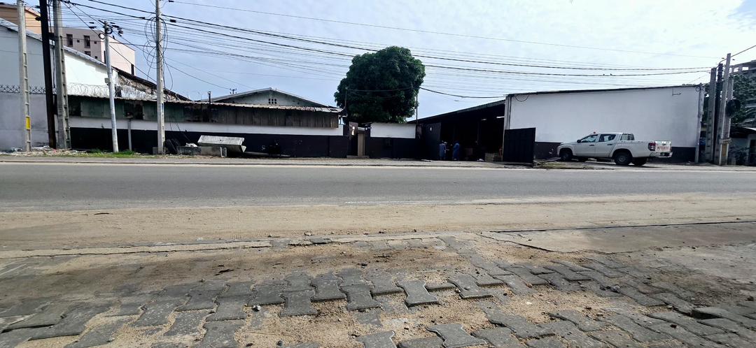 Abidjan zone4 Marcory un terrain de 2000m2 avec ACD non loin de la Rue des jardins
