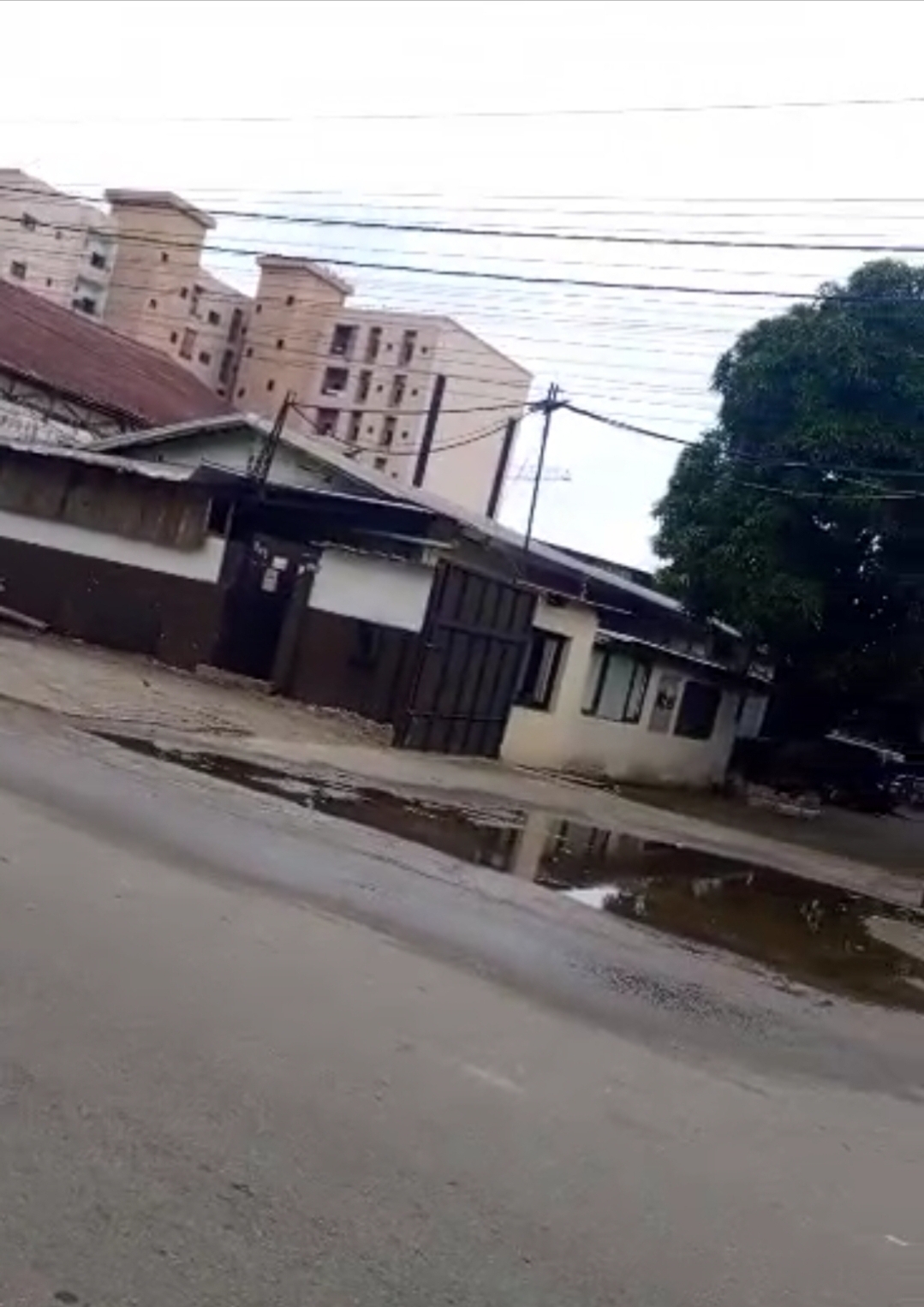Abidjan zone4 Marcory un terrain de 2000m2 avec ACD non loin de la Rue des jardins — photo 2