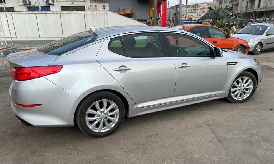 KIA Optima LX — photo 2