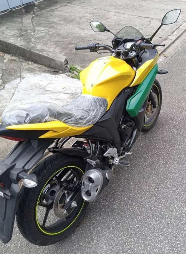SUZUKI GSX 150 CC 2018 — photo 4