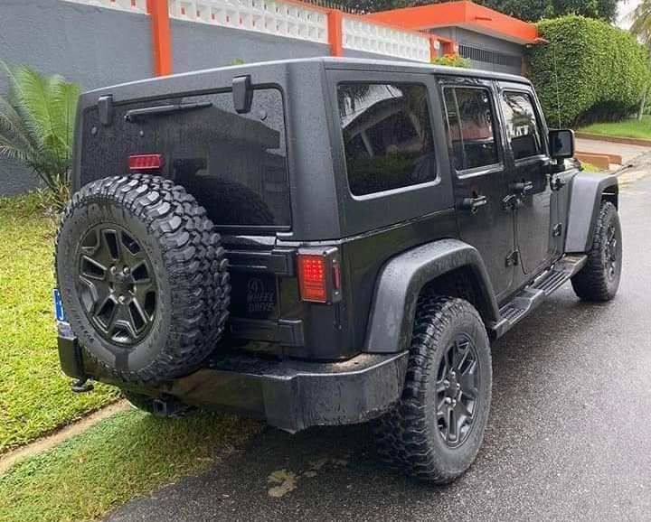 Jeep Wrangler Unlimited Sport 2016 — photo 3