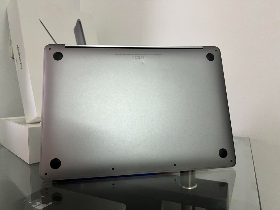 MACBOOK PRO RETINA — photo 3