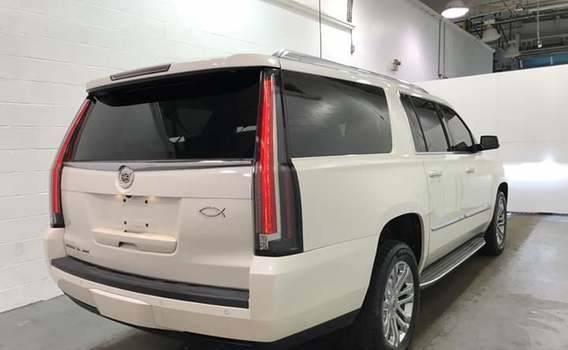 Cadillac Escalade 2019 — photo 2
