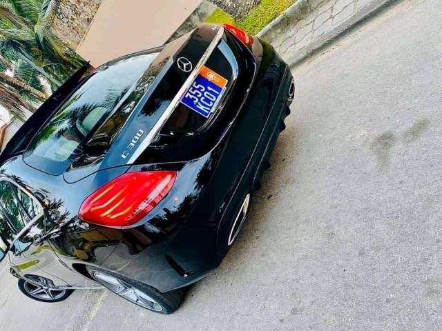 Mercedes-Benz C300 — photo 7