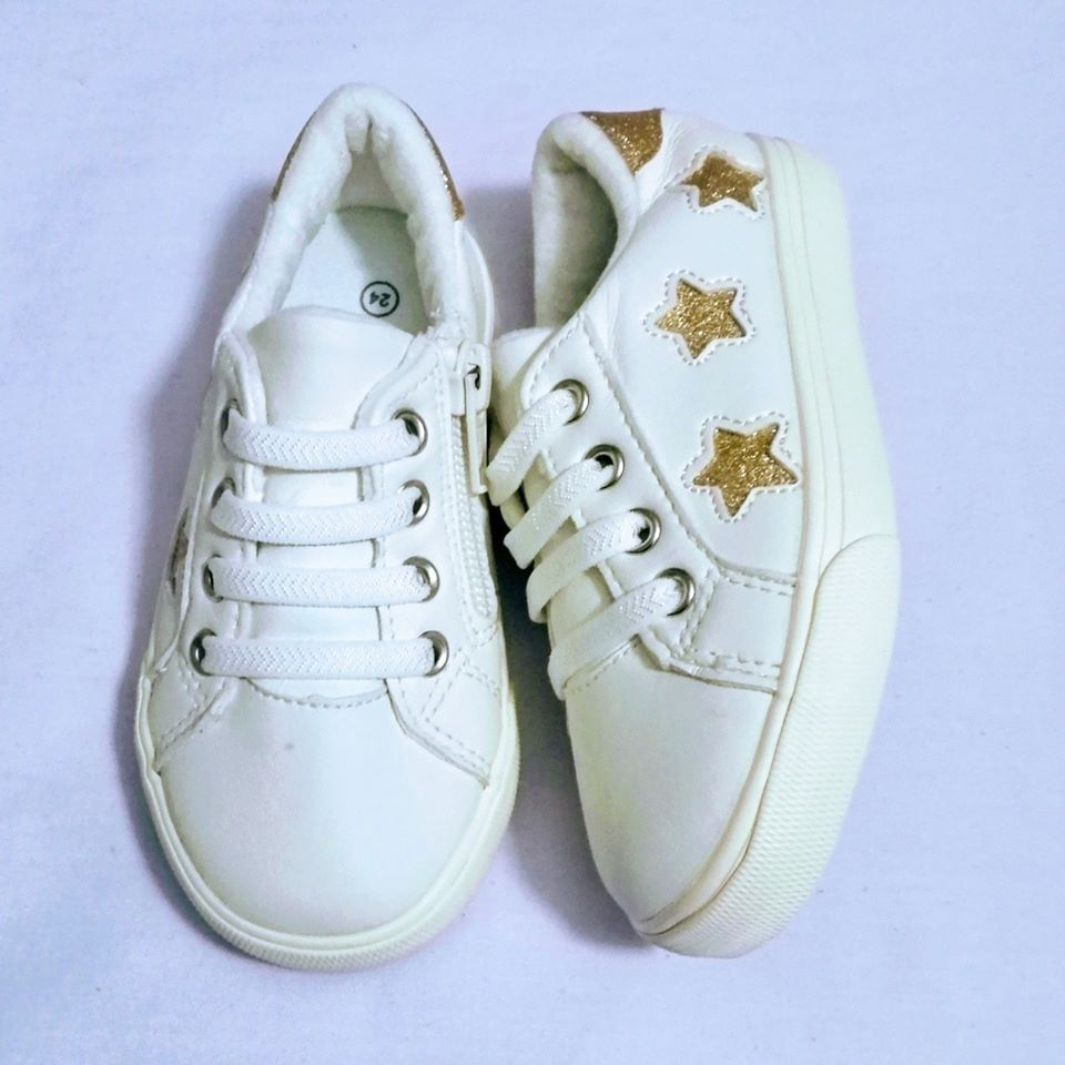 Chaussures pour enfants. — photo 2