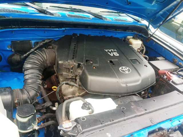 TOYOTA FJ Cruiser — photo 8