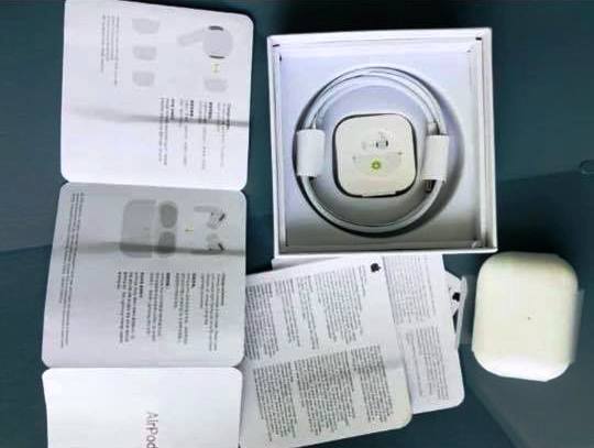 Ecouteurs AirPods 2 et Pro By Apple