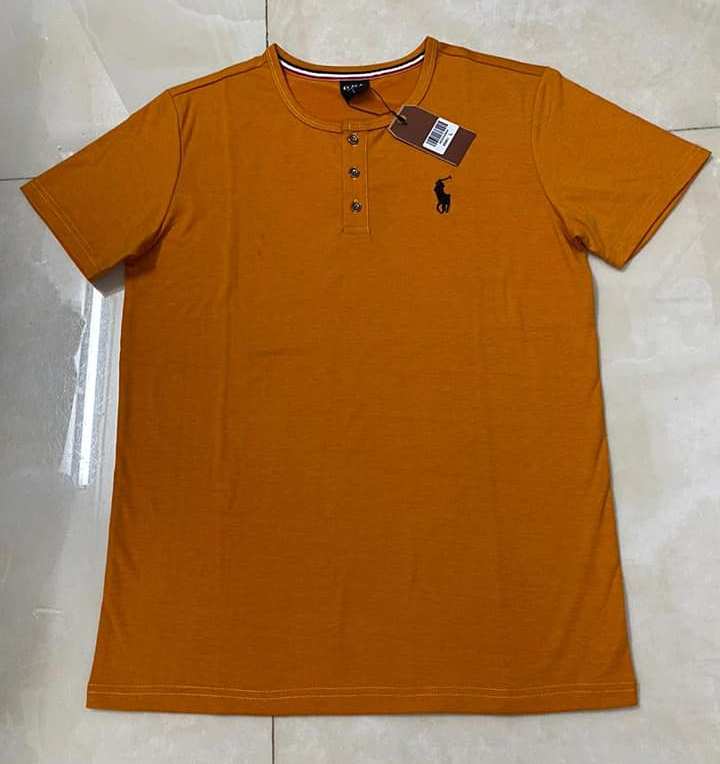 Tee-Shirt Avec Bouton