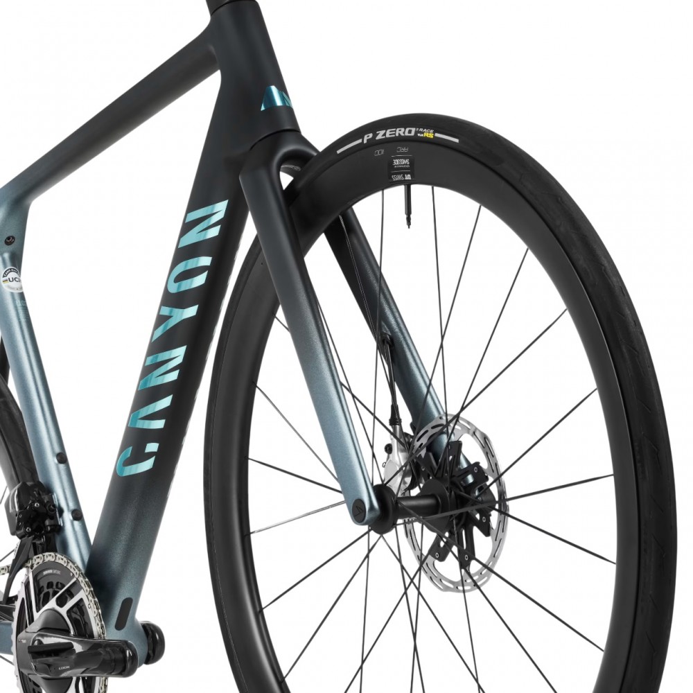 2026 Canyon Ultimate CFR AXS Road Bike (ZONACYCLES) — photo 3
