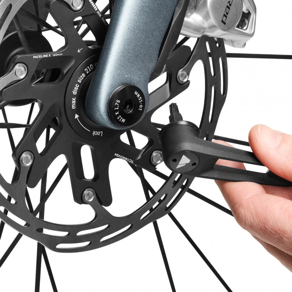 2026 Canyon Ultimate CFR AXS Road Bike (ZONACYCLES) — photo 4