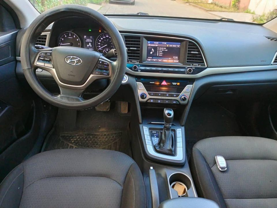 HYUNDAI ELANTRA LIMITED — photo 3