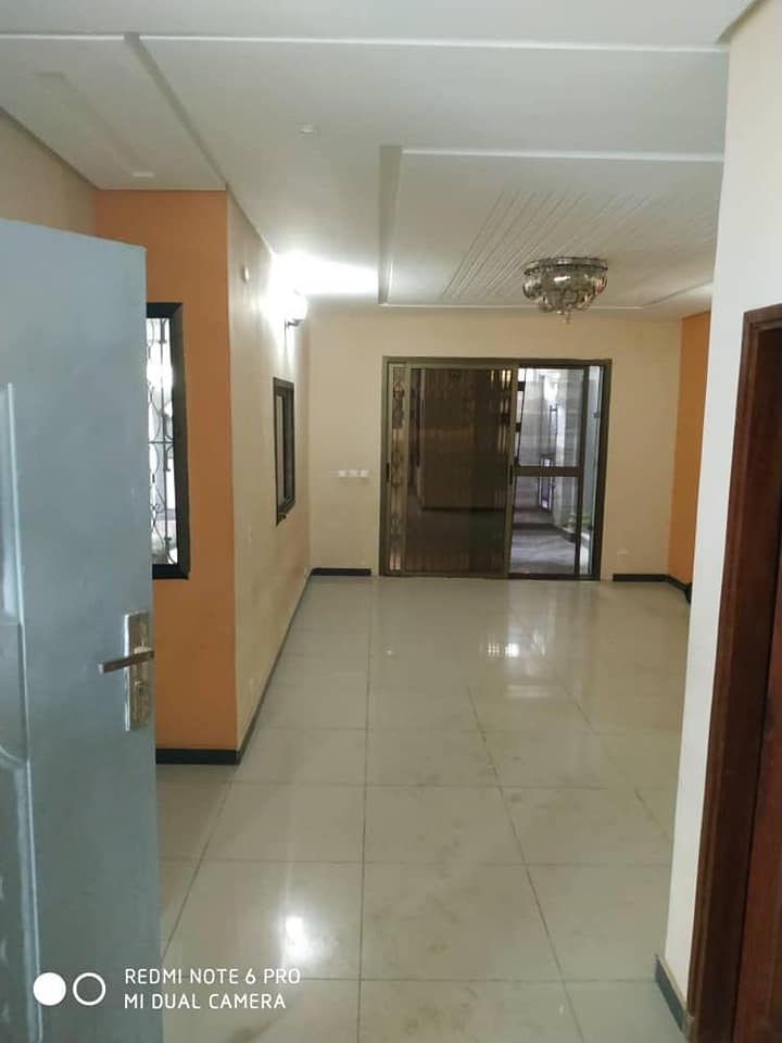 Villa Basse de 5 Pièces - Angré 8ème Tranche — photo 2
