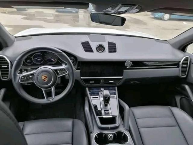PORSCHE CAYENNE — photo 10