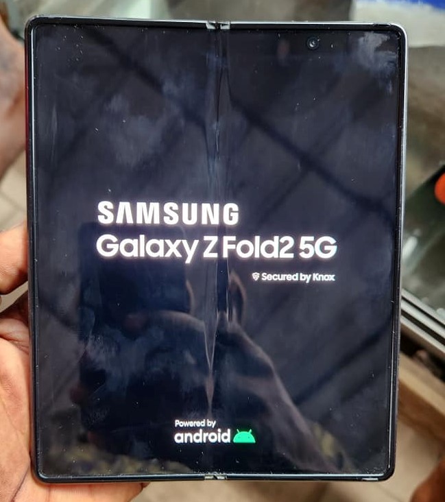 Galaxy Z Fold 2 5G — photo 2