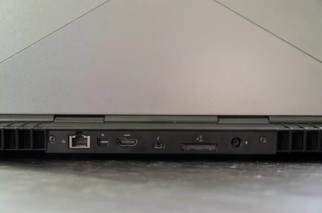 Dell Alienware 15 R3 — photo 10