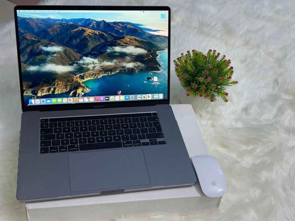MACBOOK PRO RETINA CORE I9 2019 — photo 2