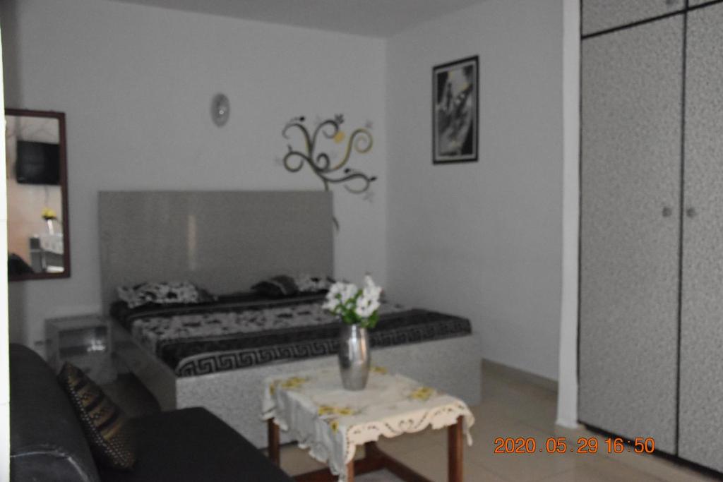 LOCATION DE VACANCES - STUDIO MEUBLE- ABIDJAN