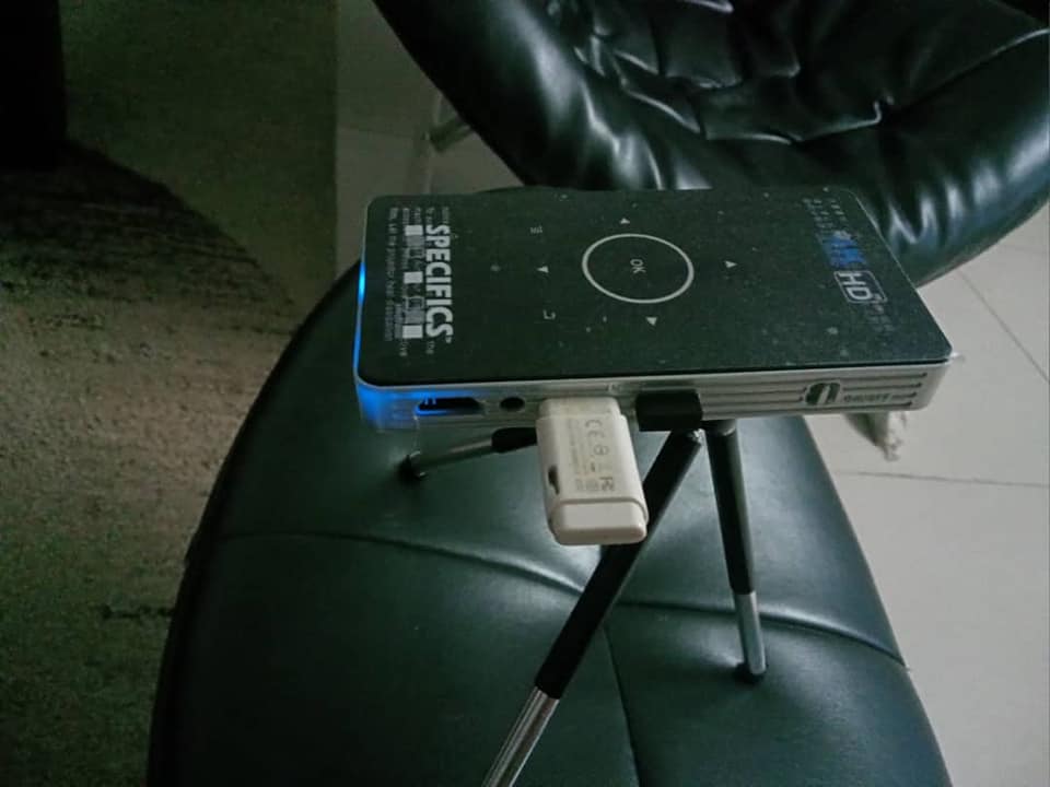 MINI VIDEO PROJECTEUR ANDROIDE AUTONOME — photo 5