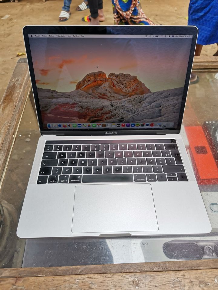Macbook pro, Année 2017 — photo 2