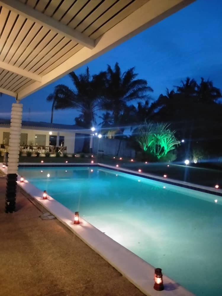 RESIDENCE MEUBLEE AVEC UN GRAND ESPACE DE PLUS DE 6500 M2 POUR EVENEMENT A ABIDJAN ,POUR VOUS ACCUEILLIR EN TOUS MOMENTS. — photo 2
