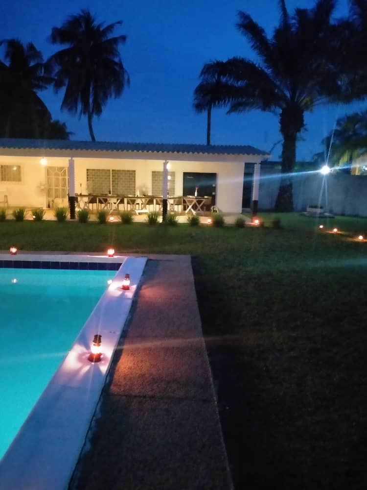 RESIDENCE MEUBLEE AVEC UN GRAND ESPACE DE PLUS DE 6500 M2 POUR EVENEMENT A ABIDJAN ,POUR VOUS ACCUEILLIR EN TOUS MOMENTS. — photo 3