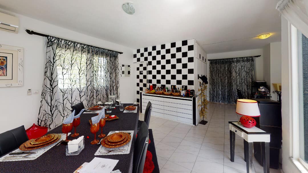RESIDENCE MEUBLEE AVEC UN GRAND ESPACE DE PLUS DE 6500 M2 POUR EVENEMENT A ABIDJAN ,POUR VOUS ACCUEILLIR EN TOUS MOMENTS. — photo 4