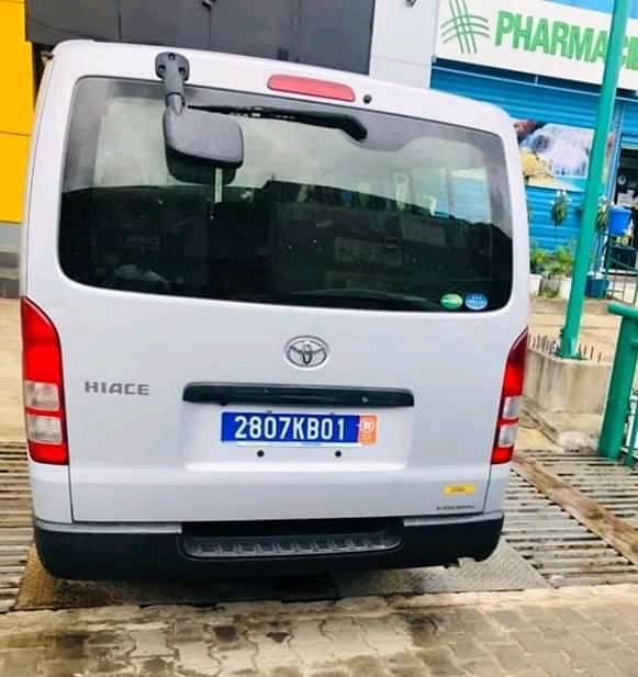 TOYOTA HIACE 2015 — photo 5