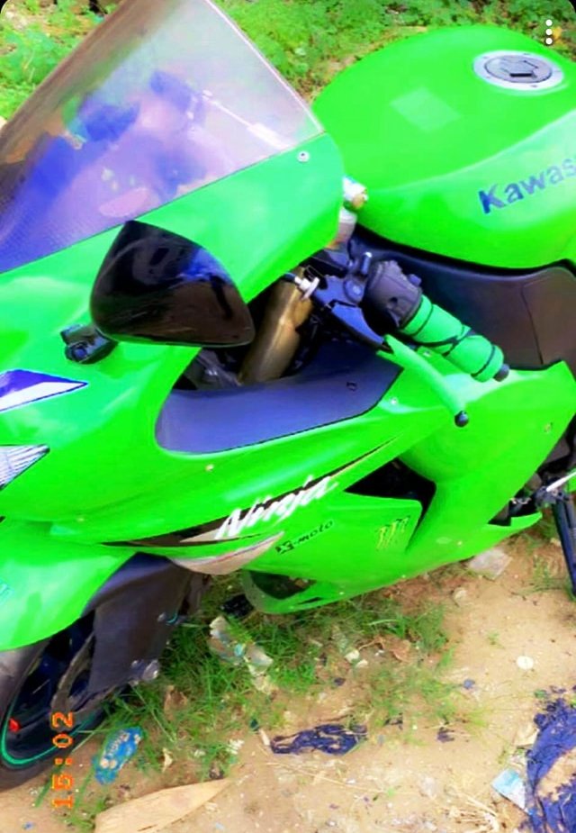 KAWASAKI ZXR10 — photo 4